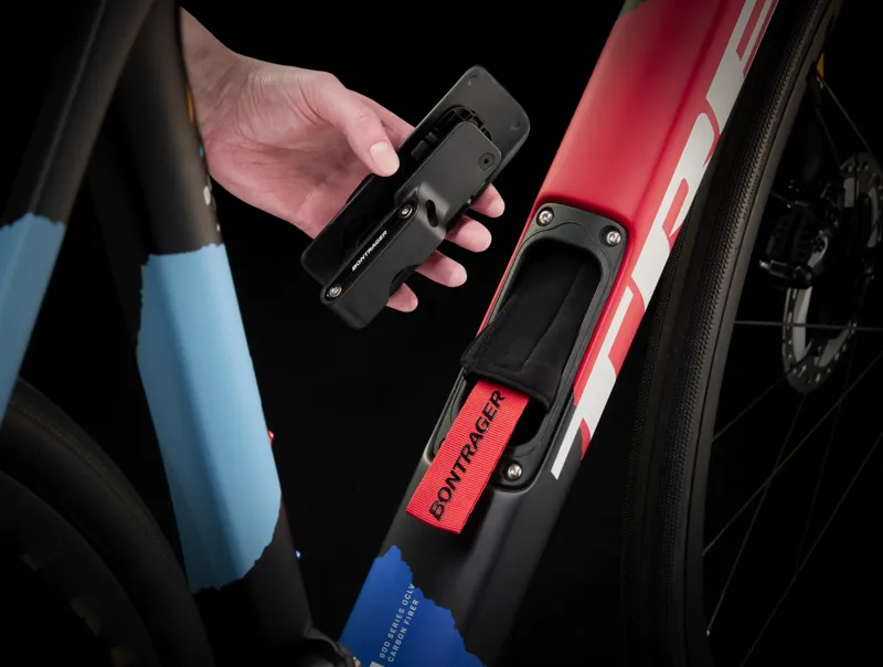 Trek Domane SLR 7 Gen 4 Carbon Road Bike 2025 in Trek Black-4